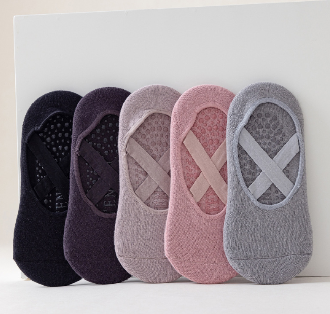 RYVORA Grip Fit Non-Slip Yoga Socks